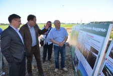 Visit of the Gevernor of the Tumen Oblast to Agrofirma Mezhdurechye