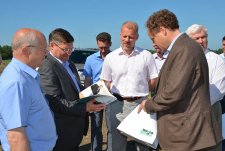 Visit of the Gevernor of the Tumen Oblast to Agrofirma Mezhdurechye